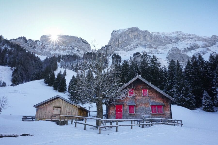 Seealpsee-Hutten Hütten in den Bergen