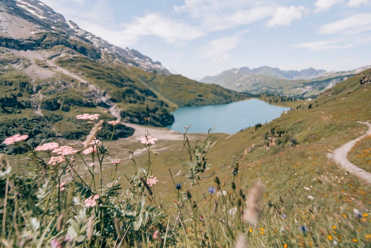 Engstlensee-4-Seen-Wanderung Blick auf den Engslensee