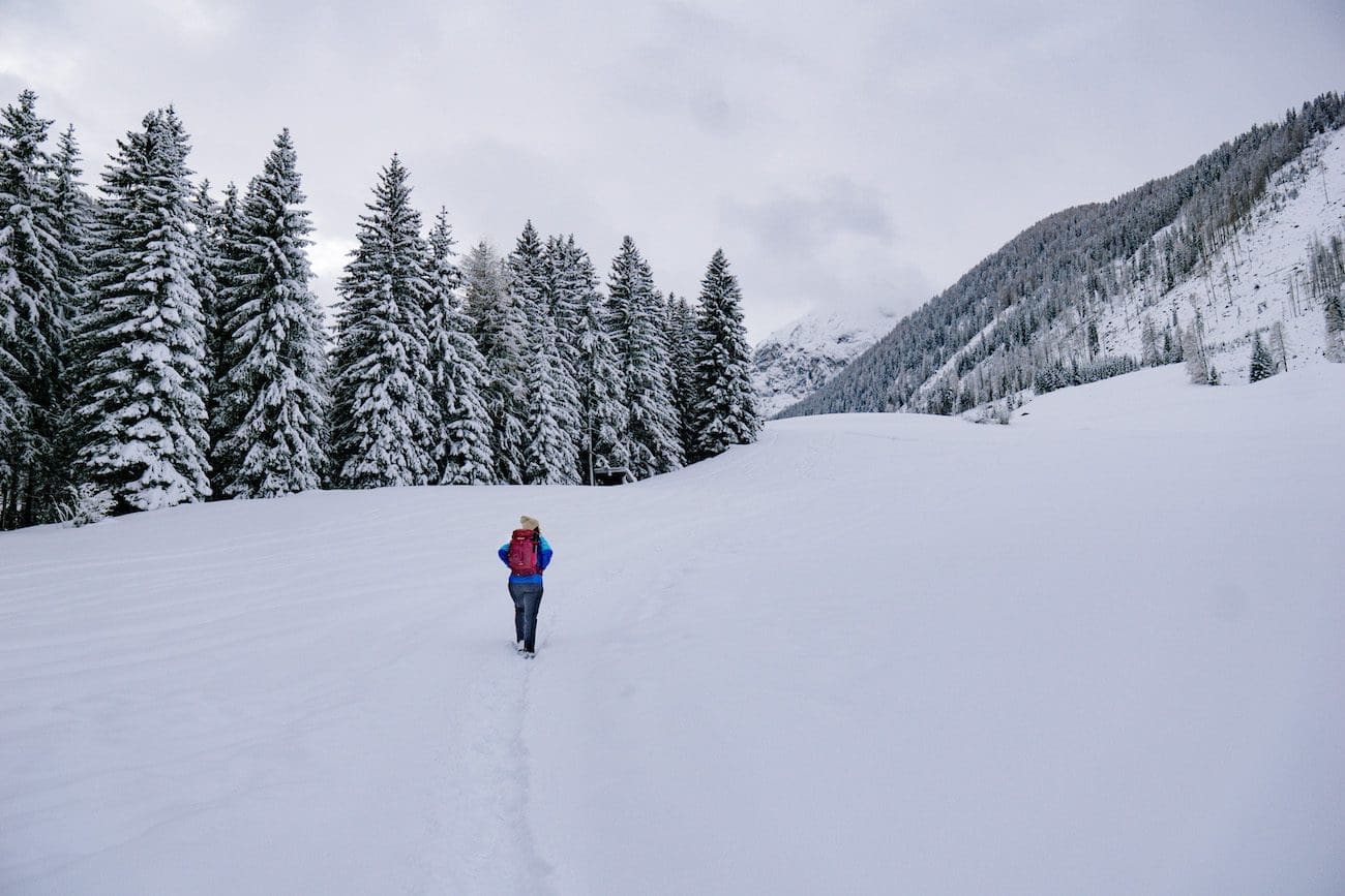 Winklertal-Schnee Über verschneite Wiesen