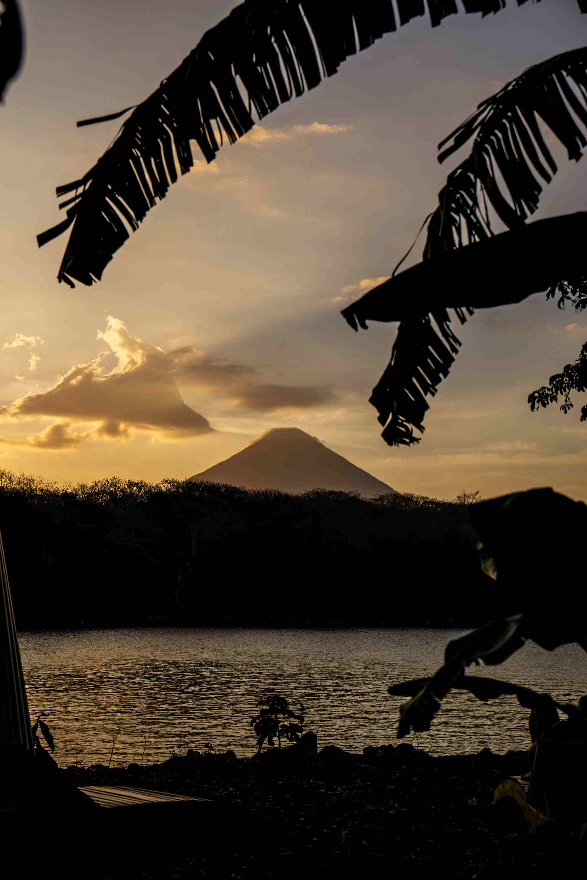 Nicaragua-Ometepe-ElPital Sonnenuntergang von El Pital mit dem Vulcan Conception