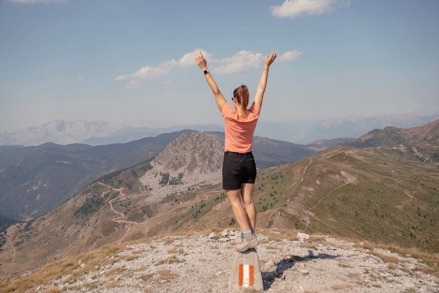 4-Balkan-Trail-Etappe-3-Doberdol-Plav103 Auf dem Grenzstein