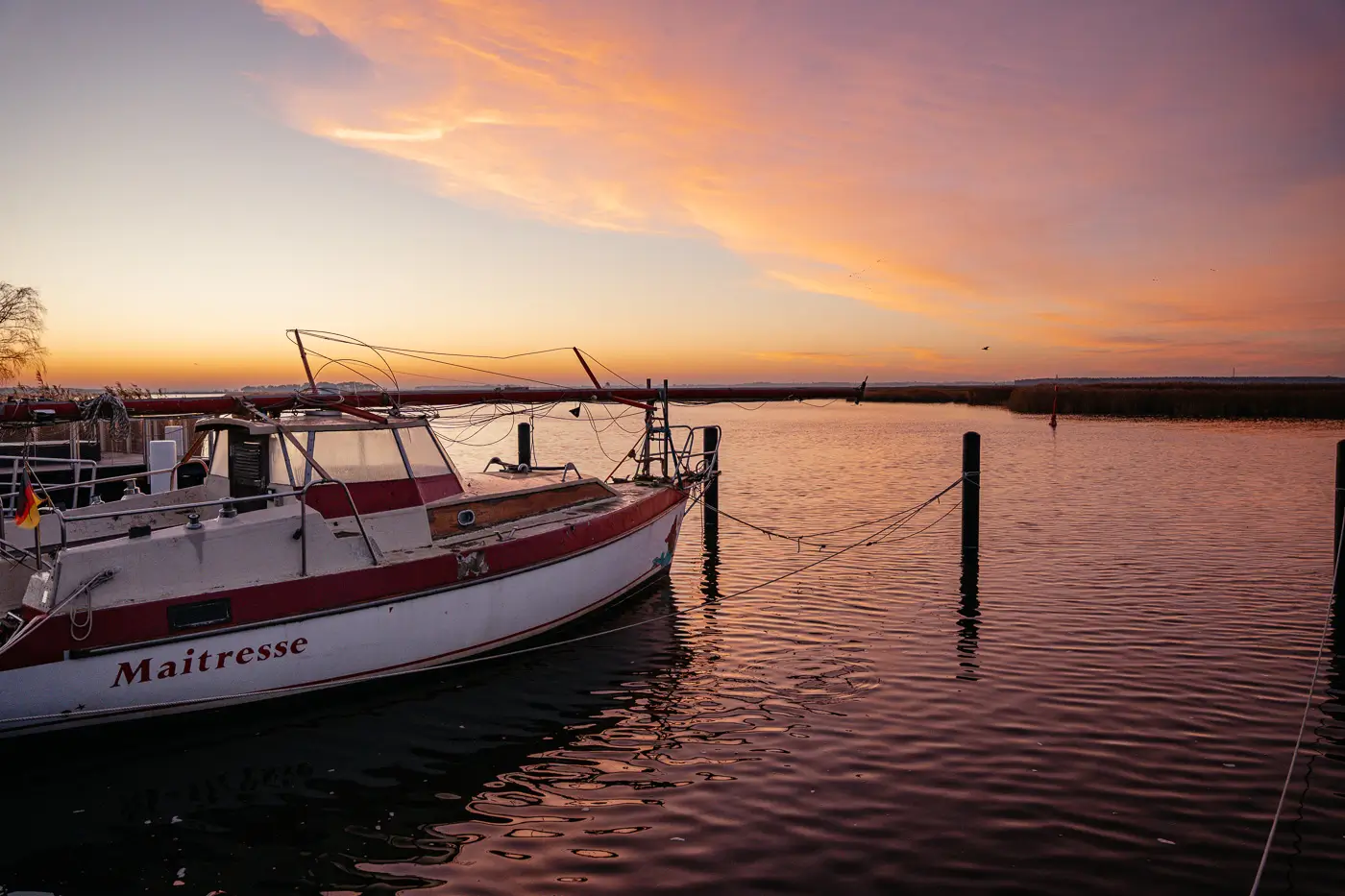 Sonnenaufgang am Hafen