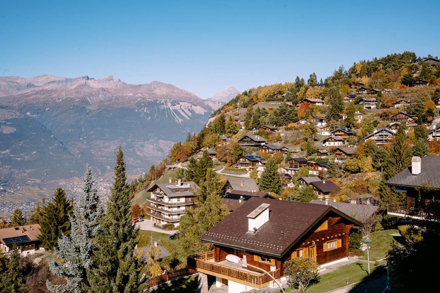 2025-10-18-Wallis-Vercorin23 Blick auf Vercorin im Herbst