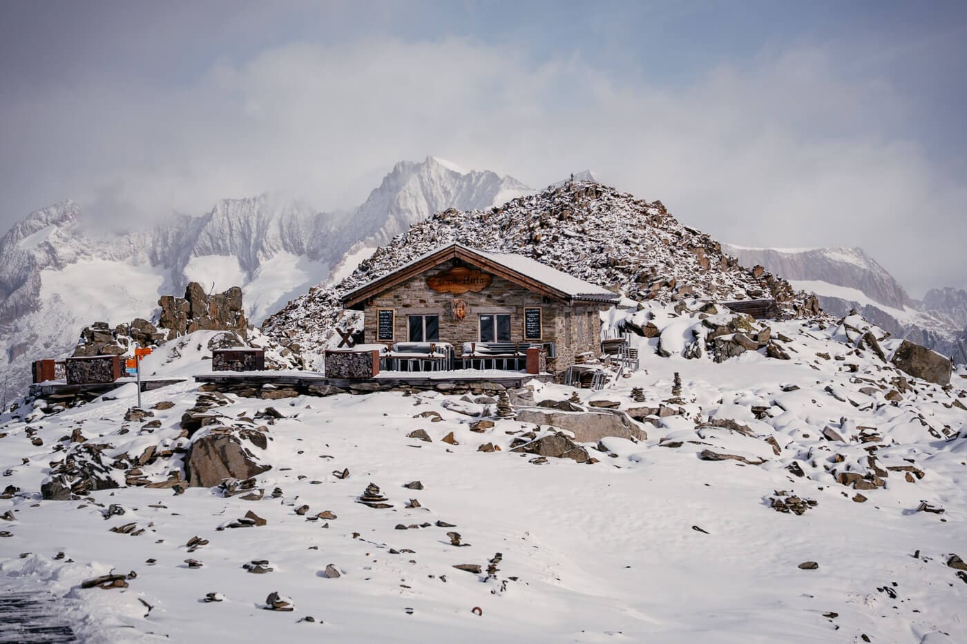 2025-10-21-Eggishorn38 Aletschgletscher Hütte Herbst mit Wintereinbruch