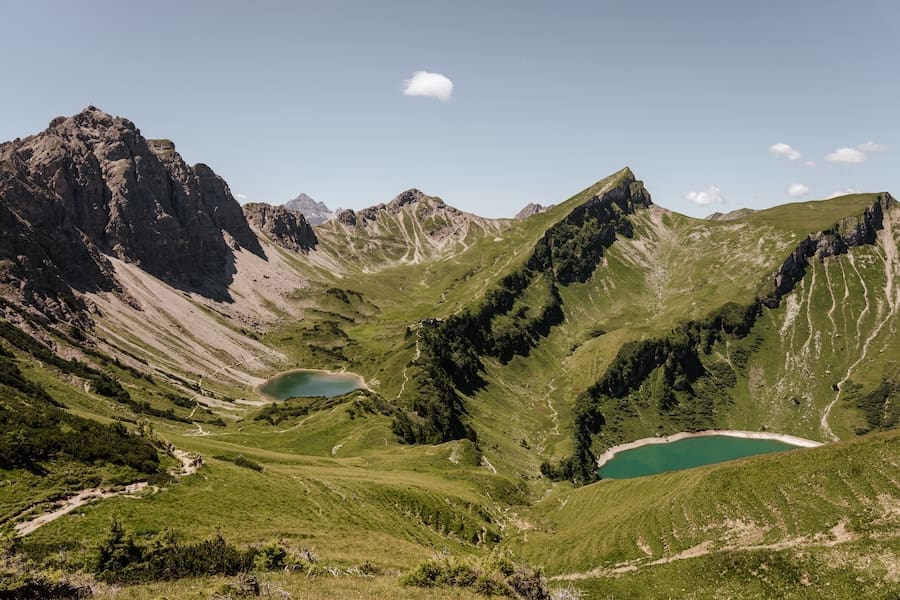 Blick auf Lachenspitze und die Seen im tannheimer Tal